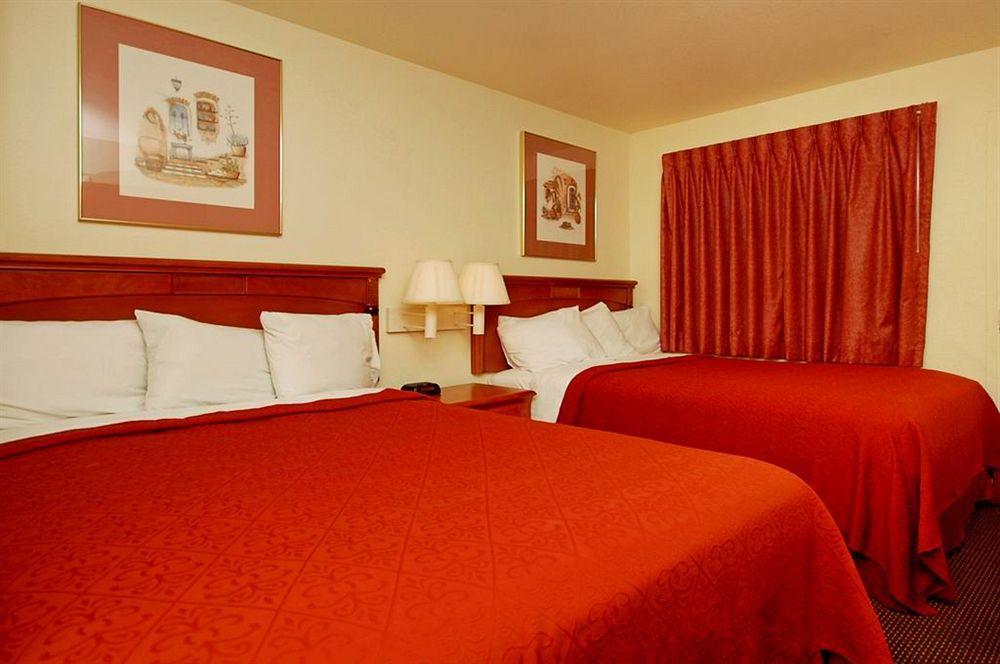 Quality Inn And Suites Mesa Bagian luar foto